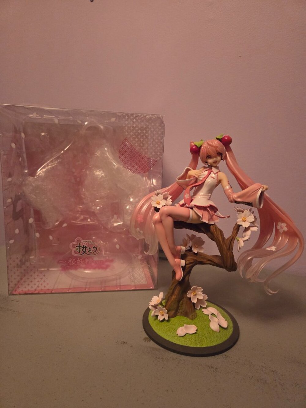 RARE spiritale 1/7 scale Sakura Hatsune Miku figure!